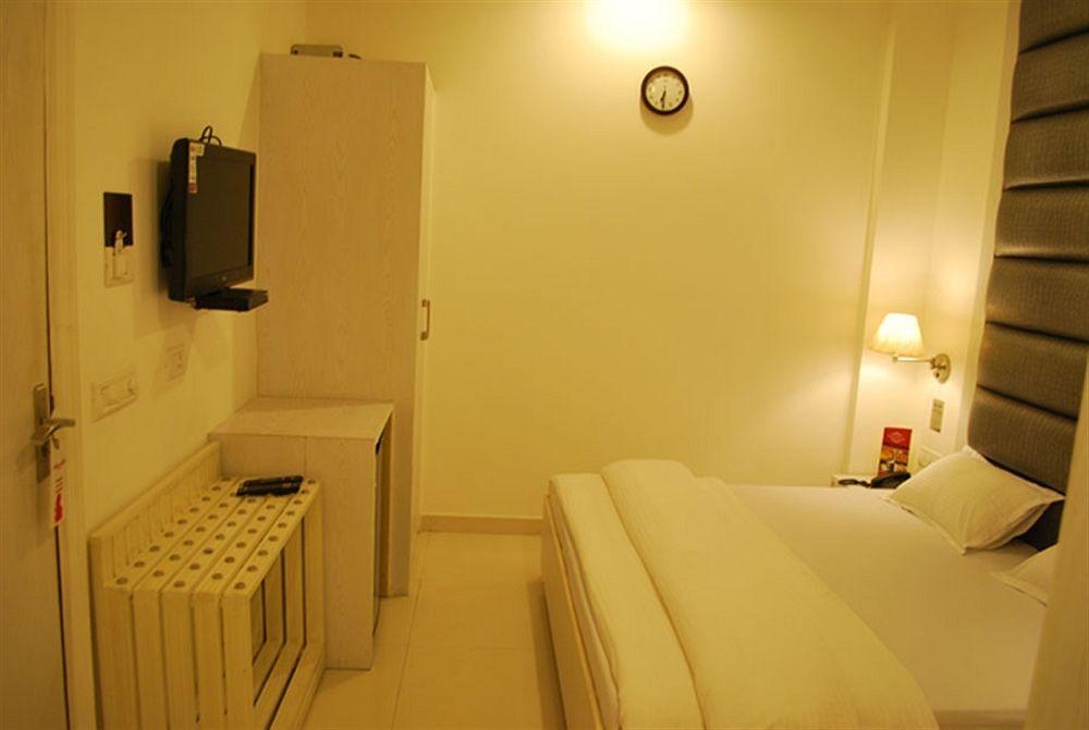 Hotel Arina Inn New Delhi Eksteriør billede